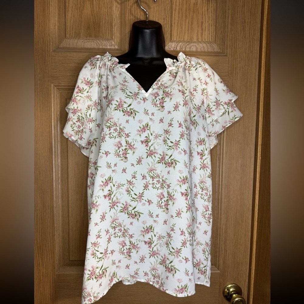 Pleione Anthropologie Womens XL Medium Pink White Floral Short Sleeve Top Blouse